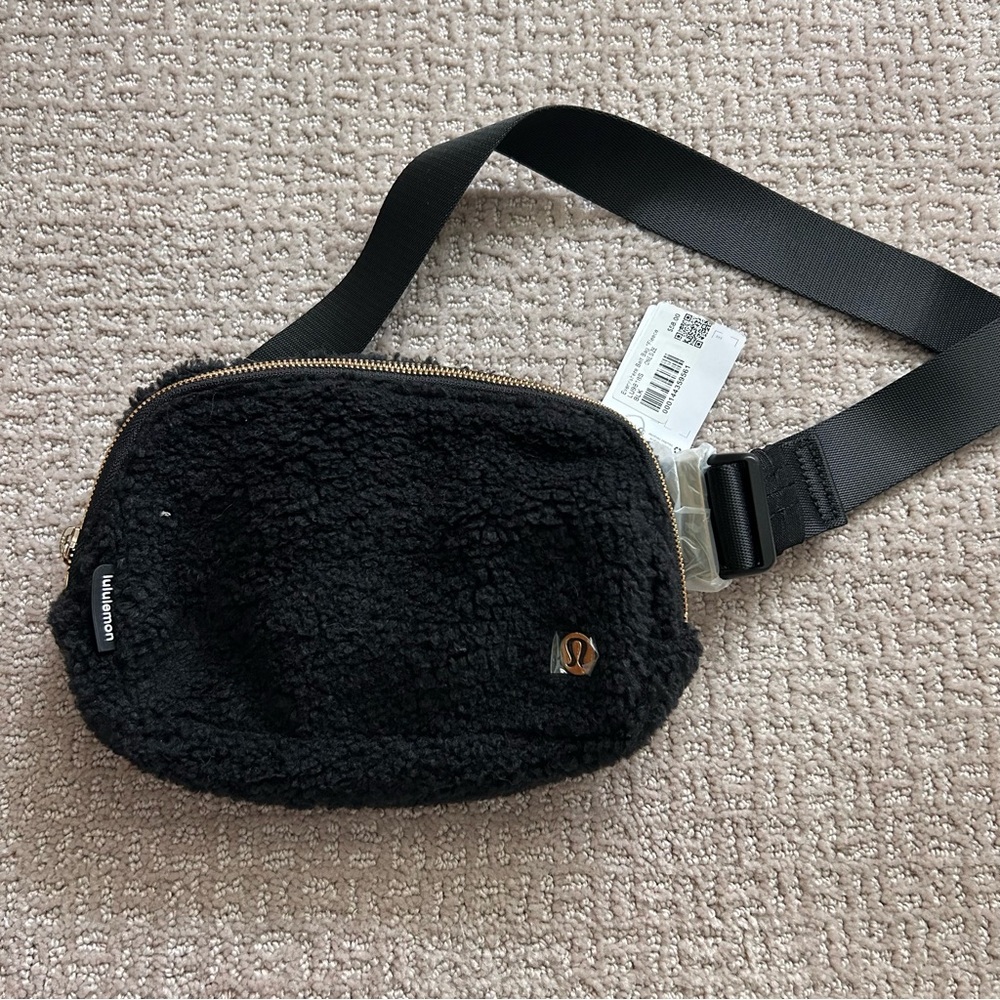 Lululemon belt bag